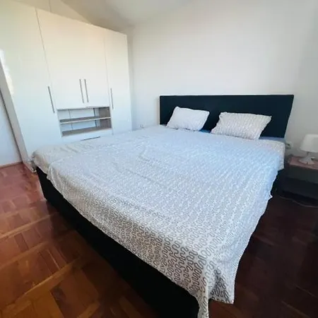 Appartement House Carpe Diem With Terracce&private Parking Vodice