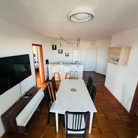 Appartement House Carpe Diem With Terracce&private Parking *