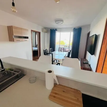 House Carpe Diem With Terracce&private Parking * Vodice