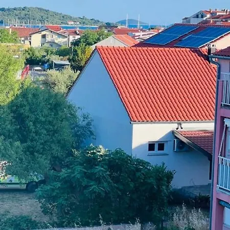 Appartement House Carpe Diem With Terracce&private Parking *
