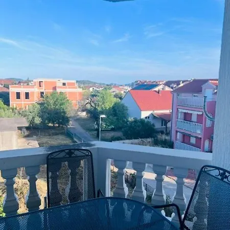 House Carpe Diem With Terracce&private Parking * Vodice